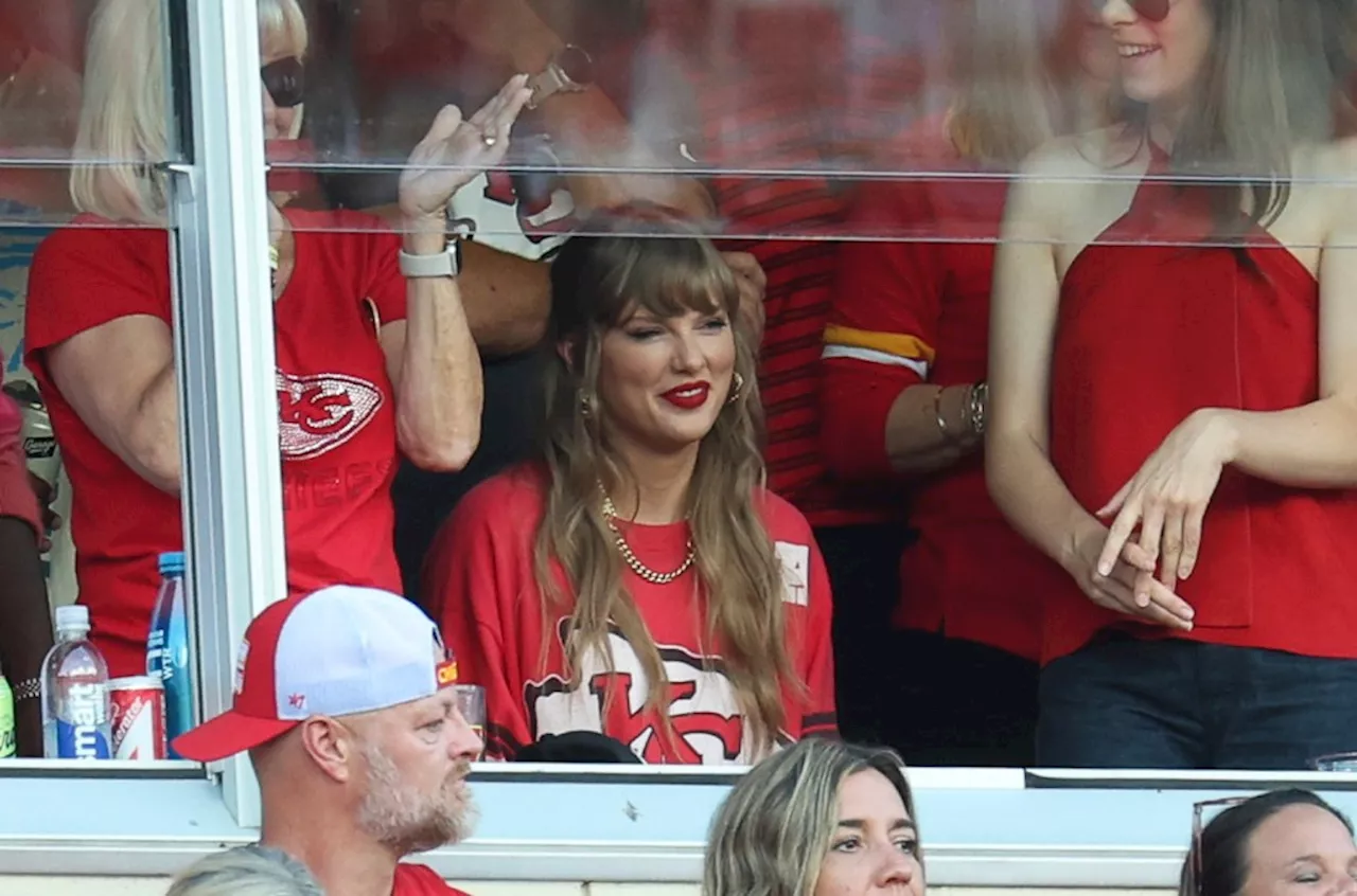 Watch Taylor Swift Swoon During Travis Kelce’s Entrance at the Chiefs-Bengals Game