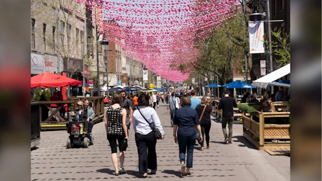 Montreal bars, restaurants react to Quebec bill to regulate merchant tipping requests