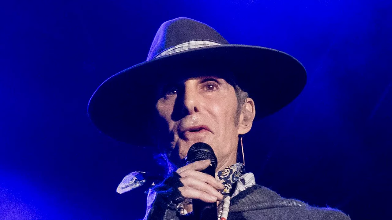 Jane's Addiction frontman Perry Farrell breaks silence on dramatic fight with bandmate Dave Navarro...