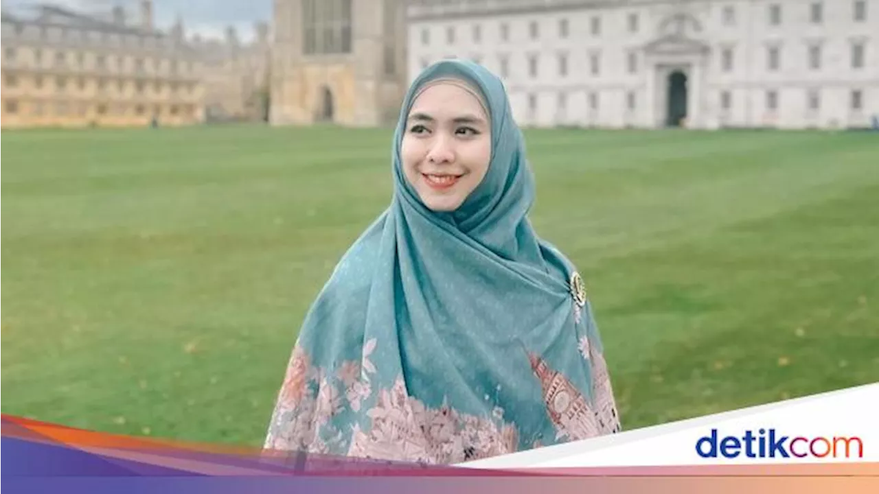 Oki Setiana Dewi Cerita Penolakan Suami Pindah ke Mesir