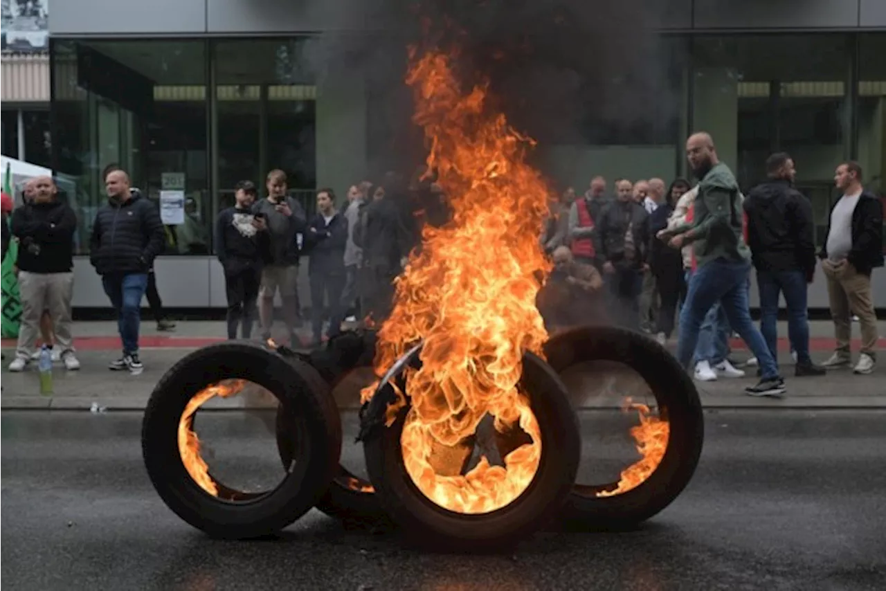 Vakbonden betogen uit solidariteit met Audi Brussels