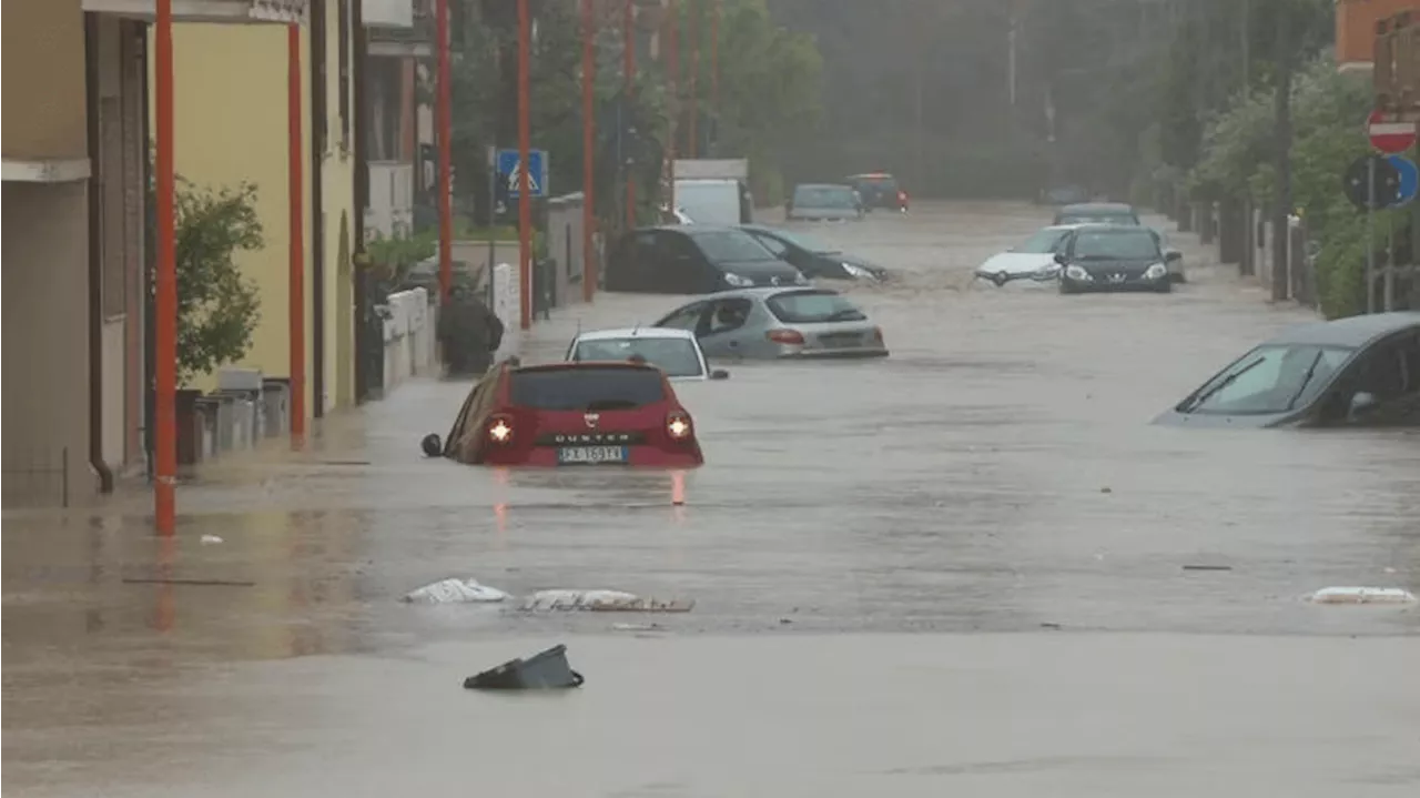 Hochwasser-Katastrophe! Appell an ALLE Schaulustigen