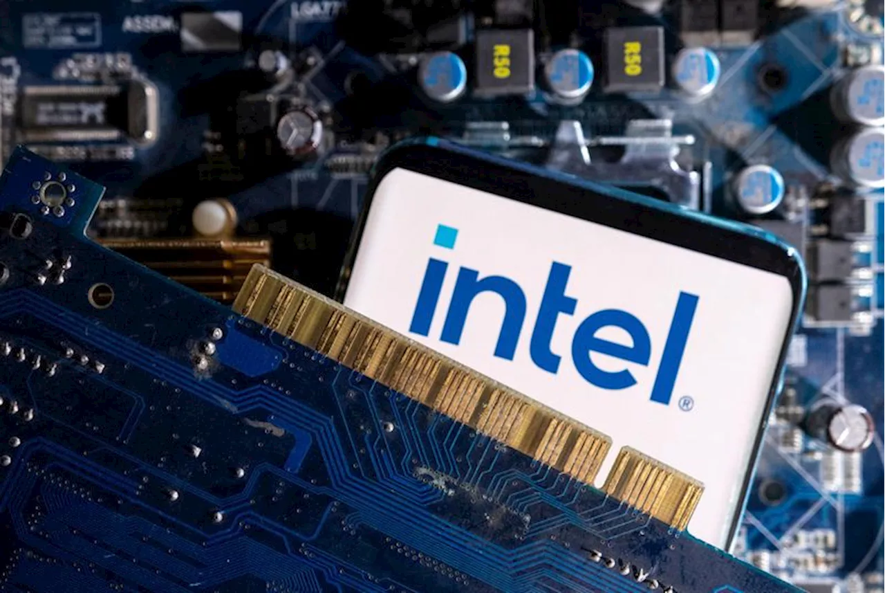 Intel progresse de 8 % après un accord d'investissement avec Amazon Web Services