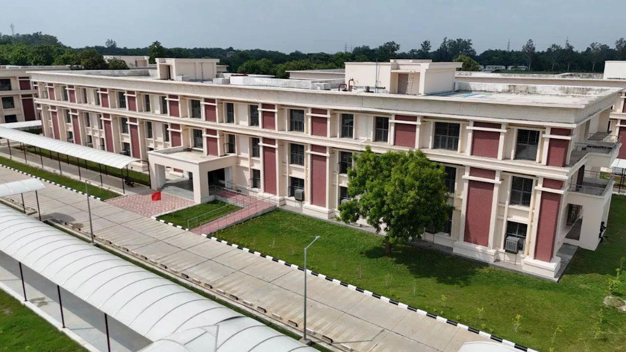 Sainik School Gorakhpur: सैनिक स्कूल में Admission के लिए आवेदन शुरू, जानिए लास्ट डेट व योग्यता समेत अन्य जानकारी