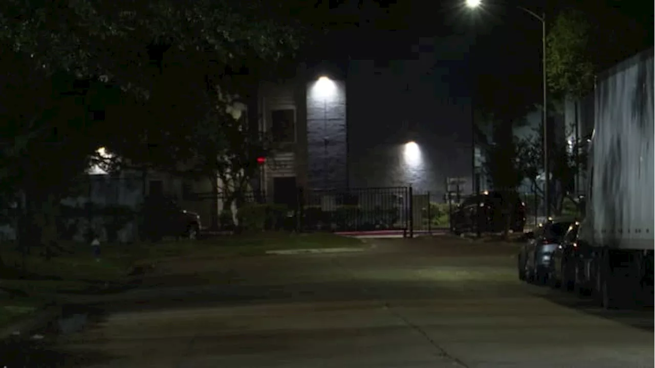 2 teens hurt in drive-by shooting blocks away from NRG Stadium