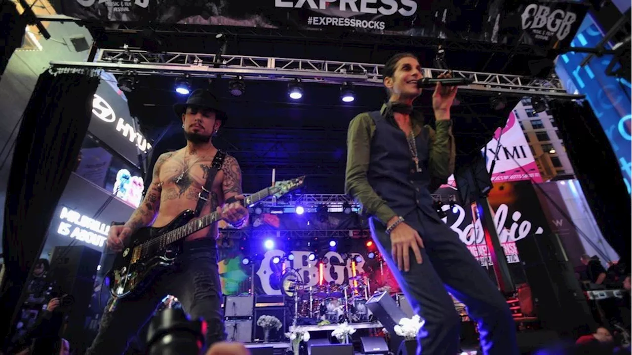 Jane's Addiction Tour Cancelled After Perry Farrell Apologizes For Onstage Incident