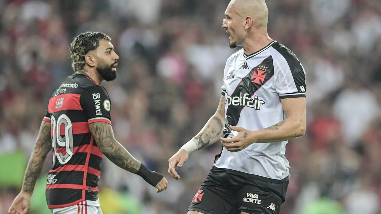 Tite escolhe Carlinhos, e Gabigol perde espaço no Flamengo mesmo com lesão de Pedro