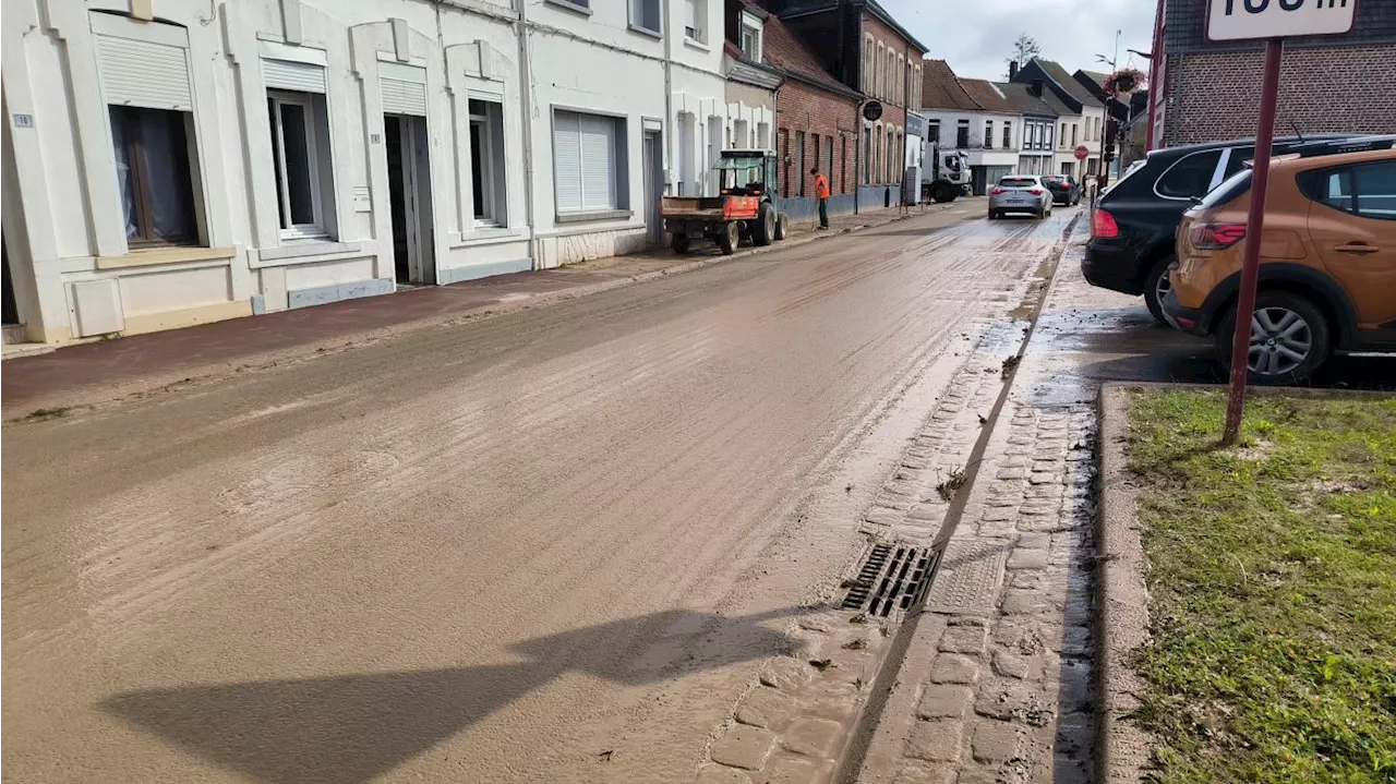 Inondations : les sinistrés de Fruges testent les batardeaux pour protéger leurs habitations