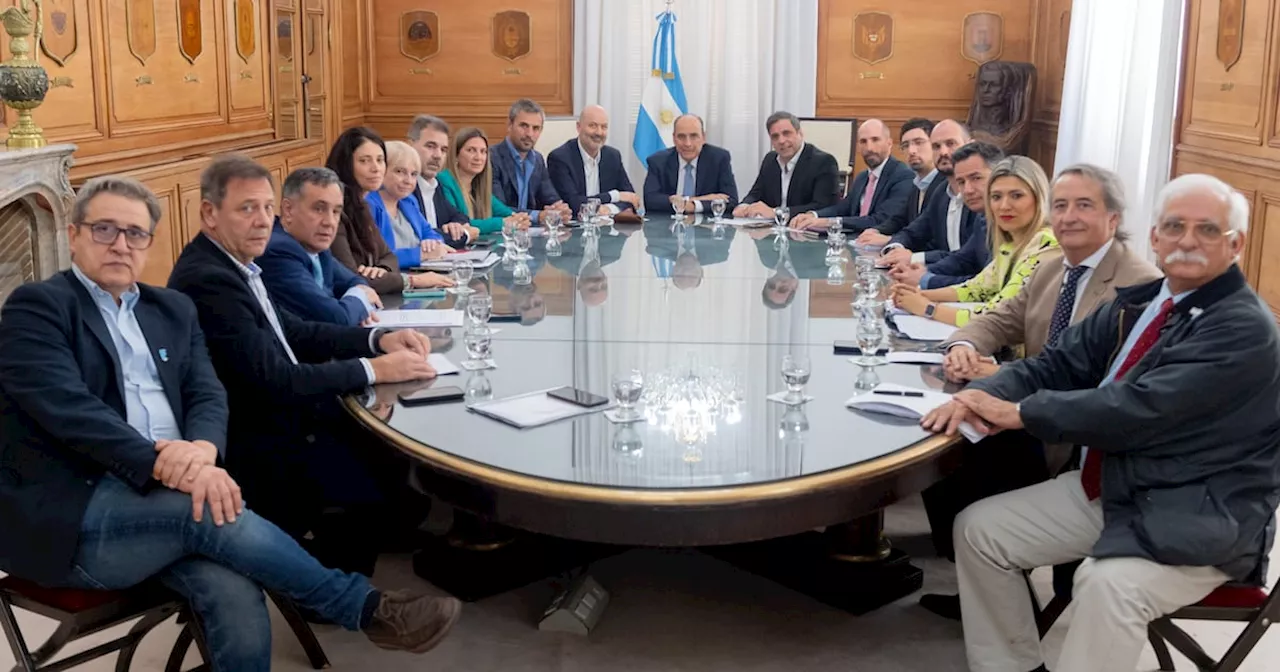 Cumbres tras el Presupuesto: Francos, Caputo, Menem y Sturzenegger reciben a gobernadores aliados y diputados