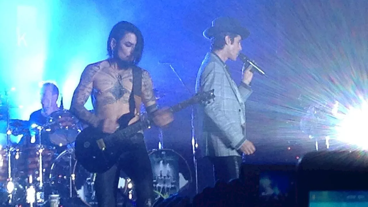 Jane's Addiction Bikin Penonton yang Bergoyang Jadi Tegang, Vokalis dan Gitaris Berantem di Panggung saat Konser Reuni