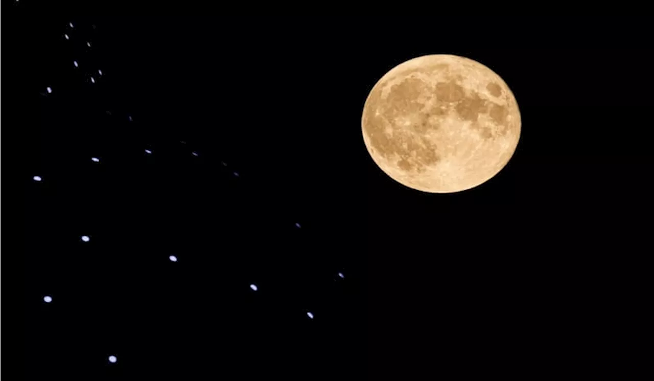 Apa Itu Fenomena Supermoon Berikut Penjelasan dan Penyebab Terjadinya