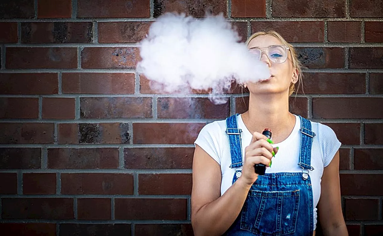 Vaping is harming college students' brains, study shows