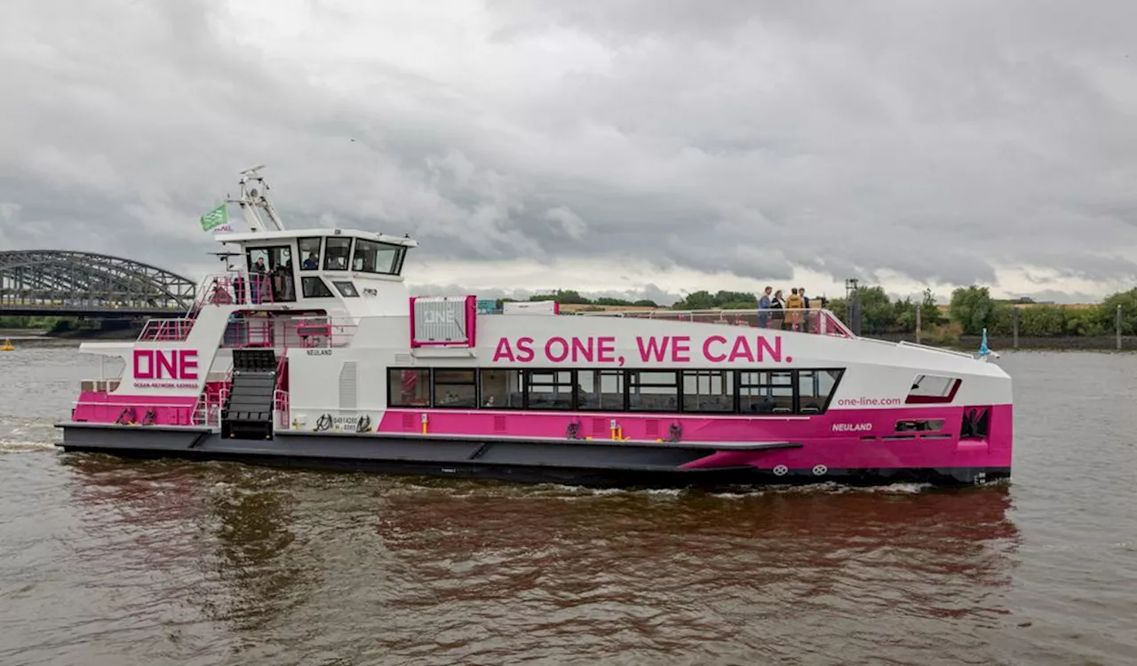 Feier im Hafen: Katharina Fegebank tauft Hamburgs erstes Hybridschiff