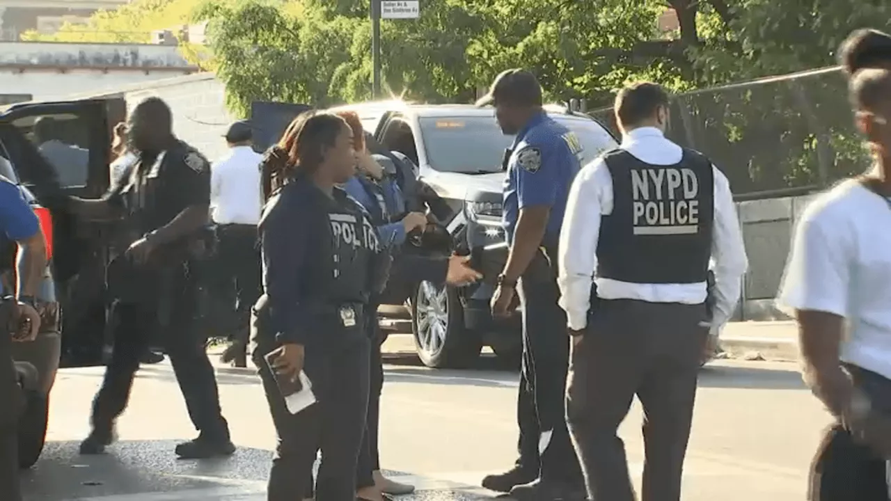 Bystanders, cop shot as NYPD opens fire on alleged fare-beater in Brooklyn subway