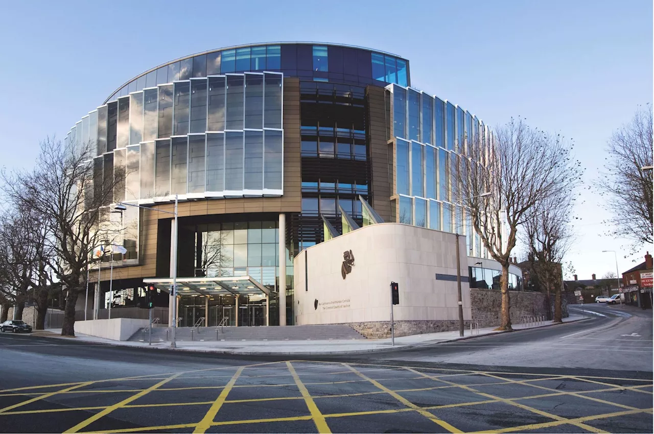 Man accused of attempted abduction left Dublin building with young child 'under his arm', court hears