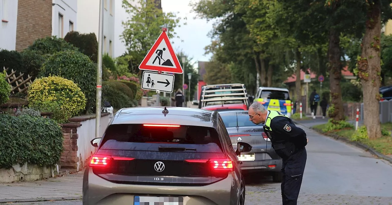 Verkehrs-Chaos vor Herforder Grundschule: Polizei und Ordnungsamt greifen ein