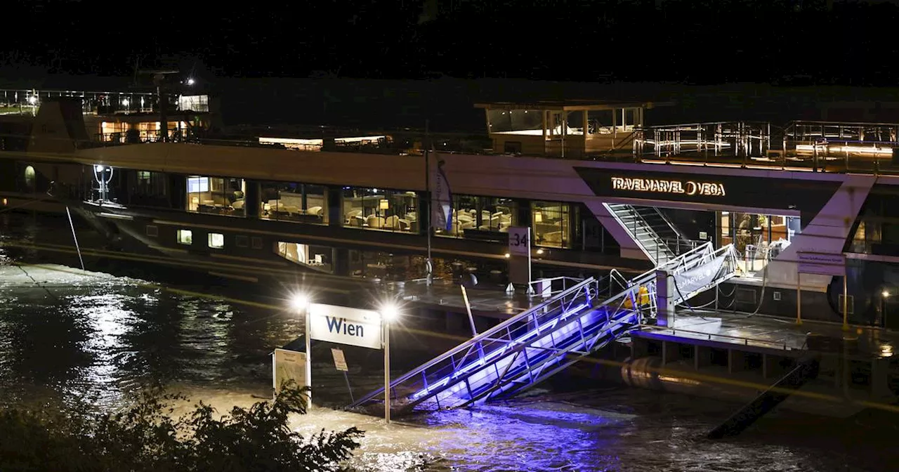 Hochwasser: Passagiere können Kreuzfahrtschiff in Wien nicht verlassen