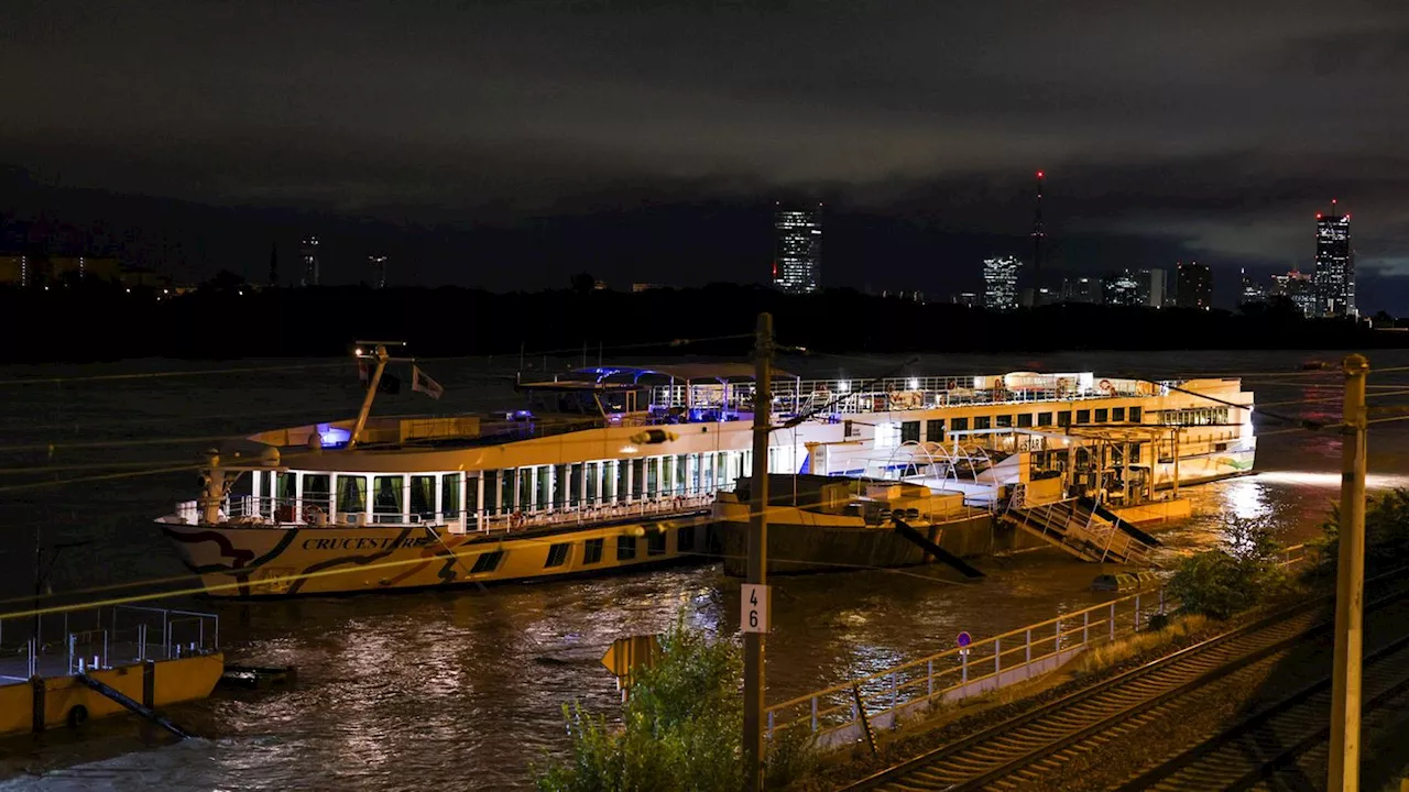 Kreuzfahrtschiff in Wien: Warum mehr als 100 Passagiere festsitzen