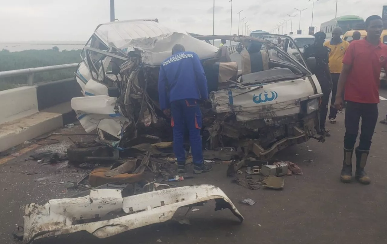 One dead, eight injured in road accident on Third Mainland bridge