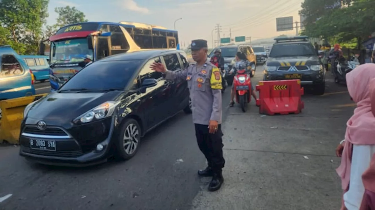 Jalur Puncak Ditutup, Polisi Berlakukan One Way Arah Jakarta Urai Kemacetan