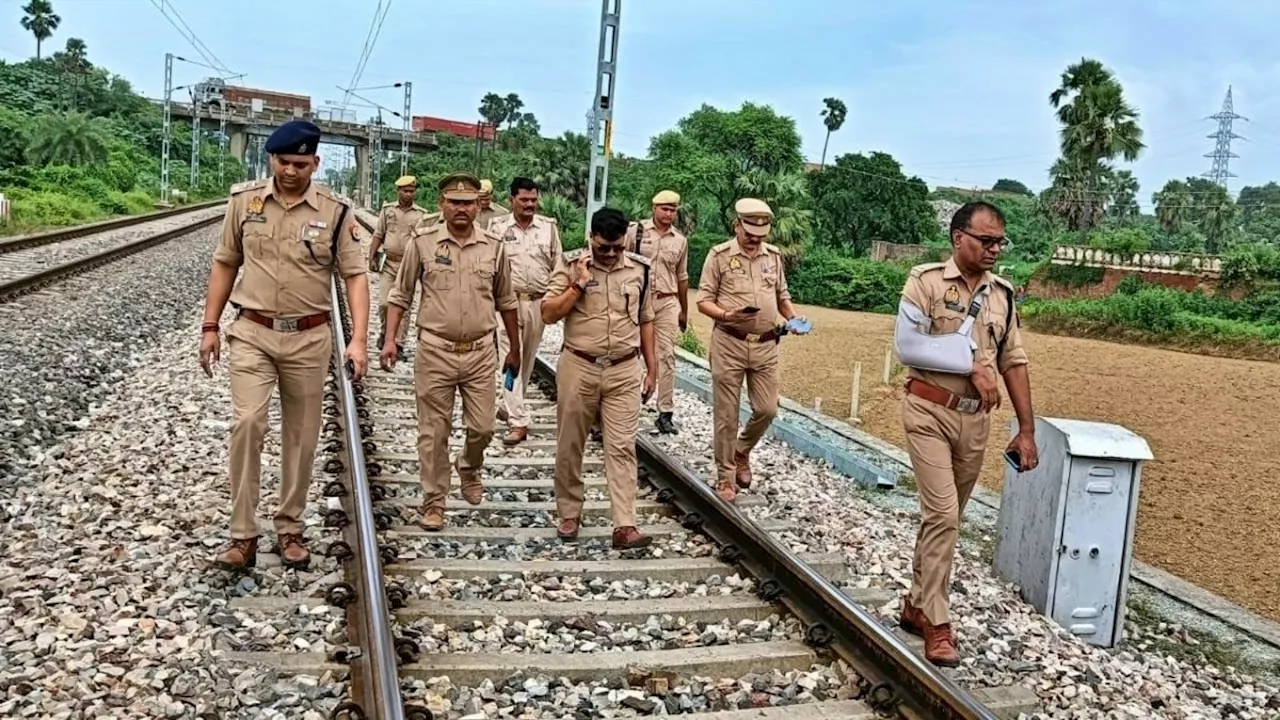 कानपुर के बाद अब गाजीपुर में ट्रेन डिरेल की साजिश! रेलवे ट्रैक पर रखा लकड़ी का बड़ा टुकड़ा इंजन में फंसा