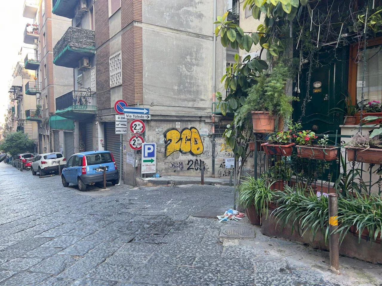 Turista padovana muore dopo essere stata colpita da un vaso caduto da un balcone a Napoli