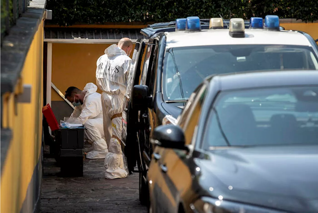 I carabinieri nel giardino dei neonati sepolti, si scava ancora