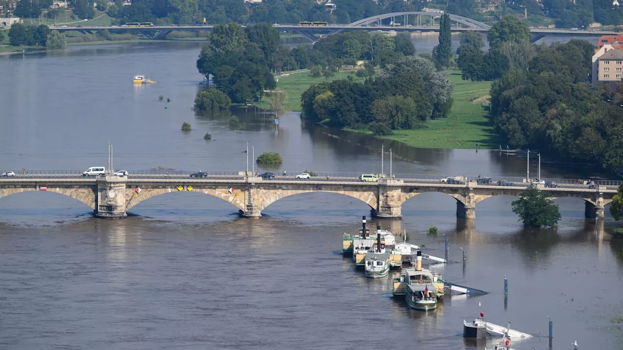 Hochwasser dauert bis Ende September: Elbe steigt langsam