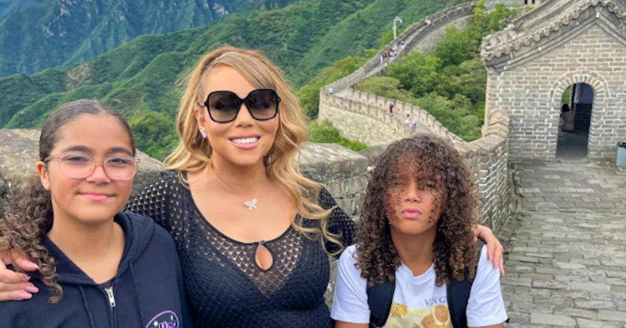 Mariah Carey erklimmt in High Heels die Chinesische Mauer