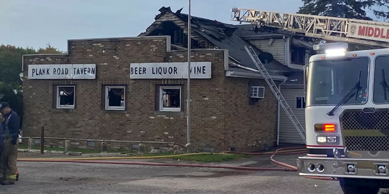 Crews battle restaurant fire in Geauga County