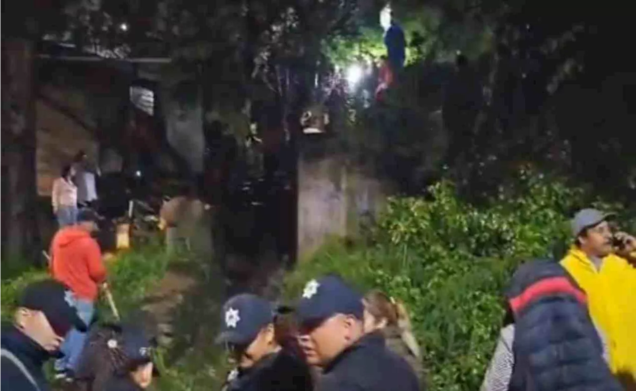 VIDEO: Deslave de cerro en Naucalpan sepulta varias casas; reportan rescate de dos mujeres