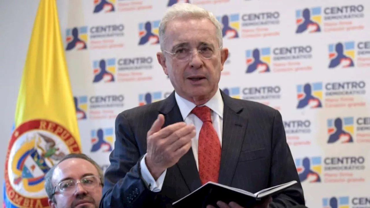 Petro denuncia compra de software espía 'Pegasus' por parte del gobierno Uribe