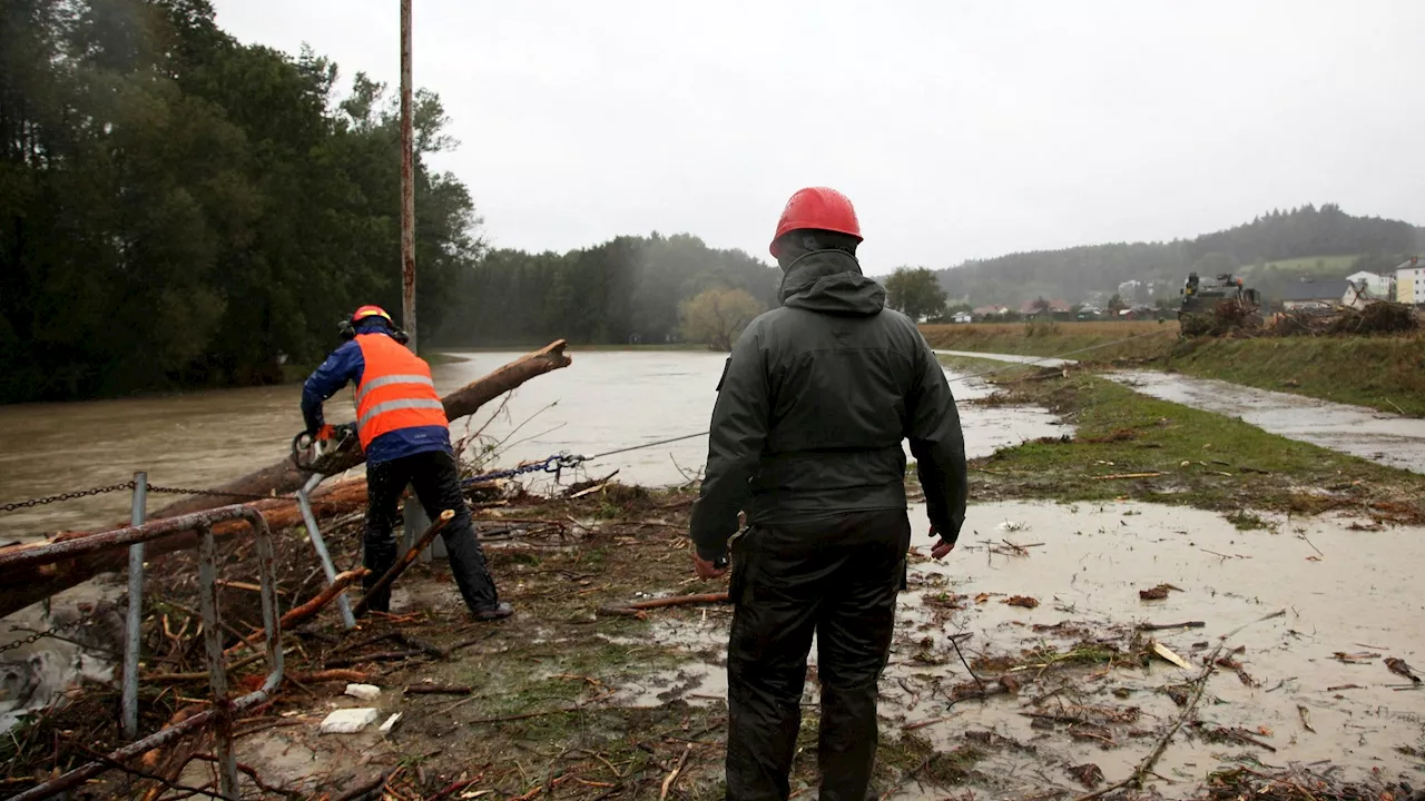 26 Flut-Orte immer noch von Außenwelt abgeschnitten