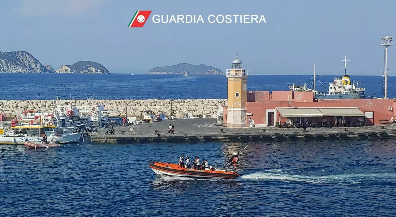 Ponza, motoscafo aggancia il pallone di segnalazione e trascina due sub tedeschi: skipper in fuga (poi preso)