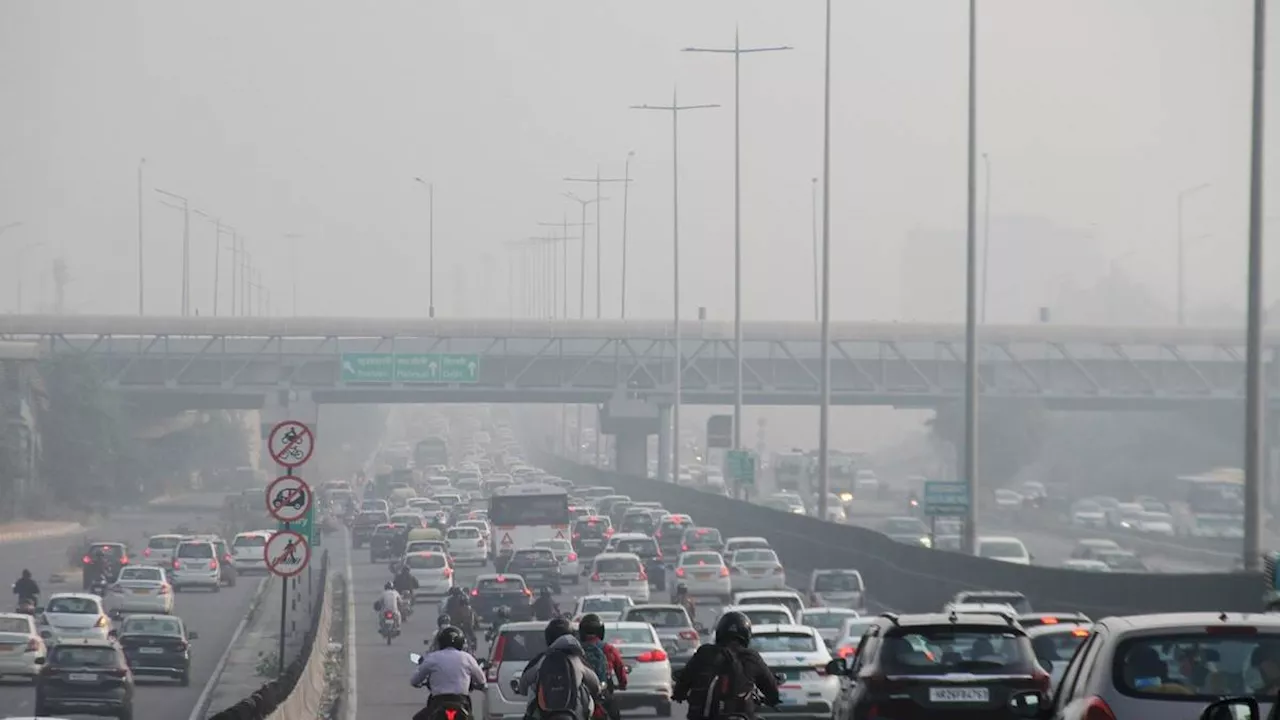 Delhi Pollution Restriction: प्रदूषण बढ़ा तो इस बार सख्त होंगी पाबंदियां, ग्रेप-3 में जानिए किन वाहनों पर रहेगा बैन