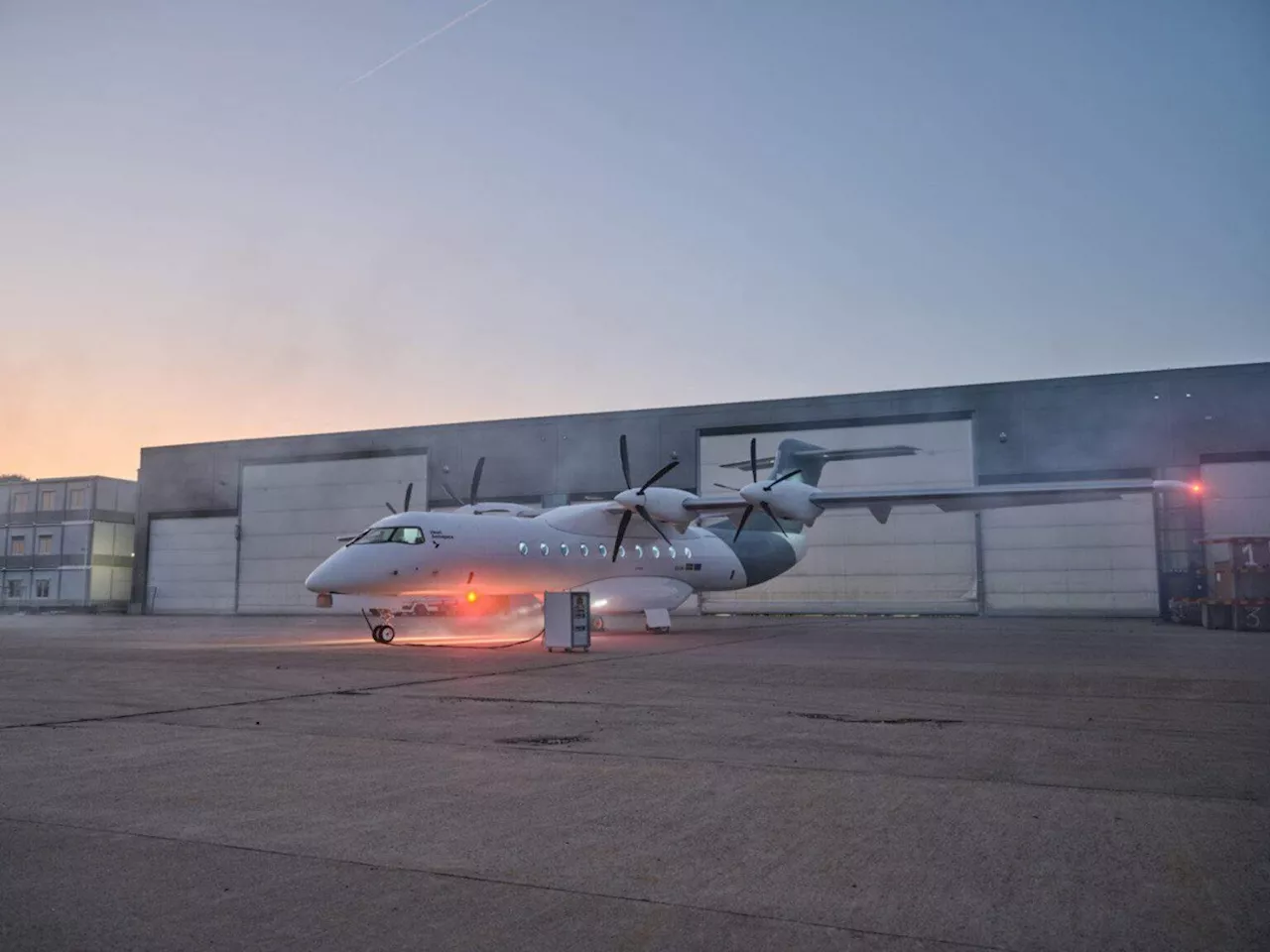 Motores elétricos e turbogeradores: novo avião híbrido é revelado em tamanho real; veja fotos