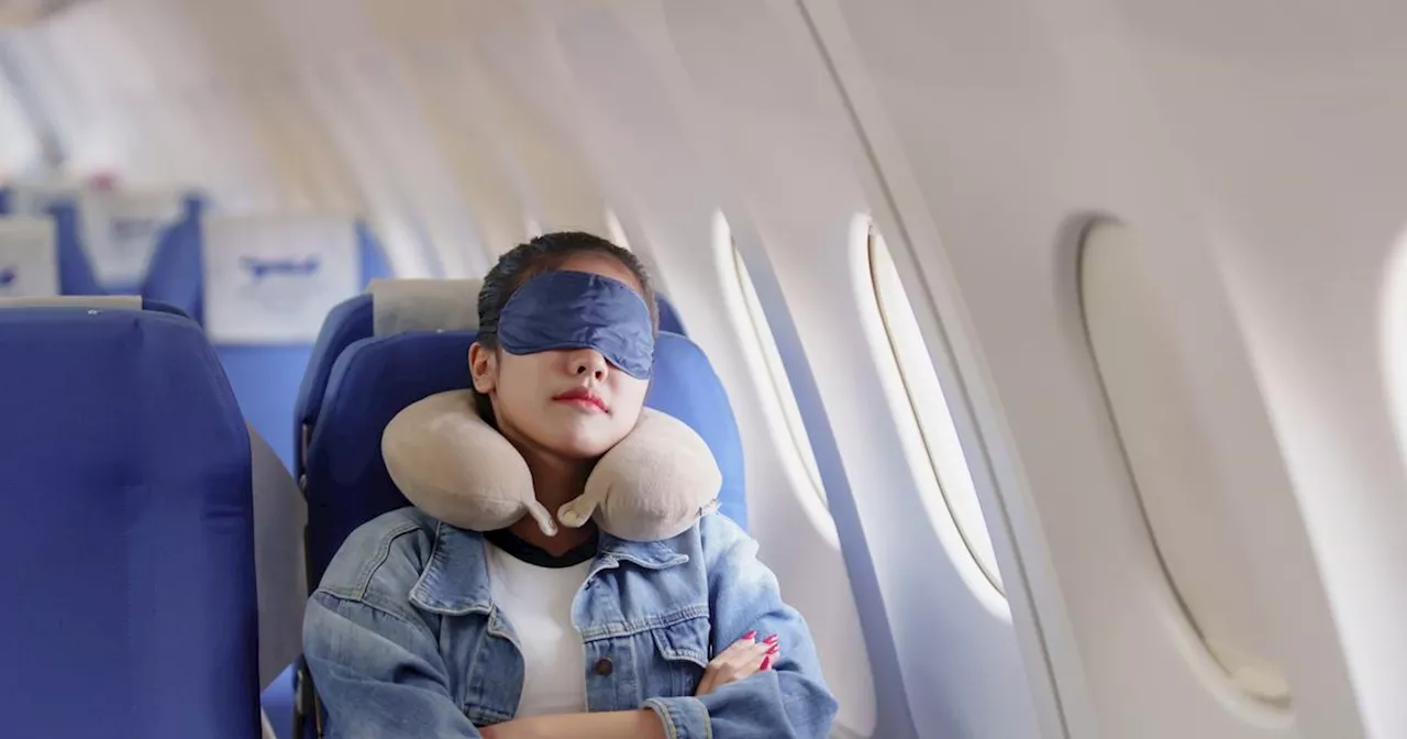 5 accessoires pour bien dormir en avion