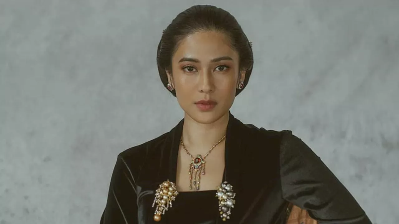 5 Inspirasi Model Kebaya Modern Lengan Pendek ala Artis, dari Sherina Munaf sampai Dian Sastrowardoyo