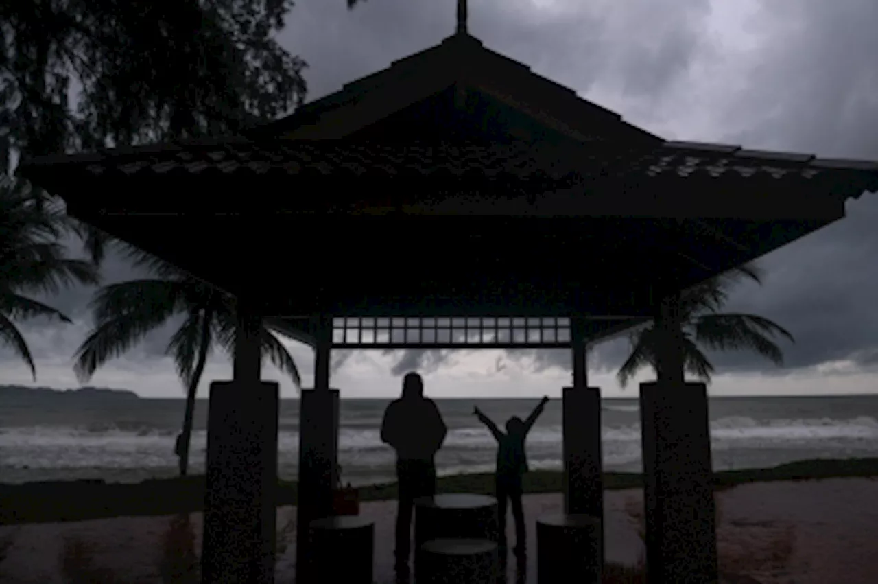 Brace yourself: MetMalaysia warns of thunderstorms, strong winds for several states