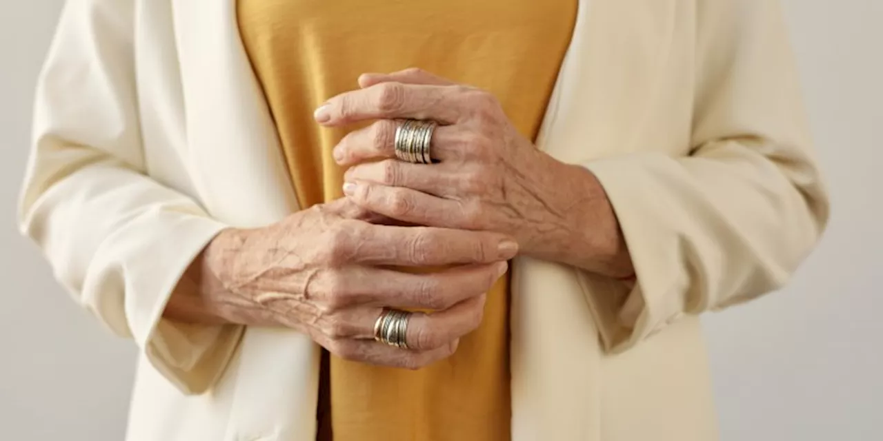 3 Hacks For Aging Hands You Shouldn't Ignore