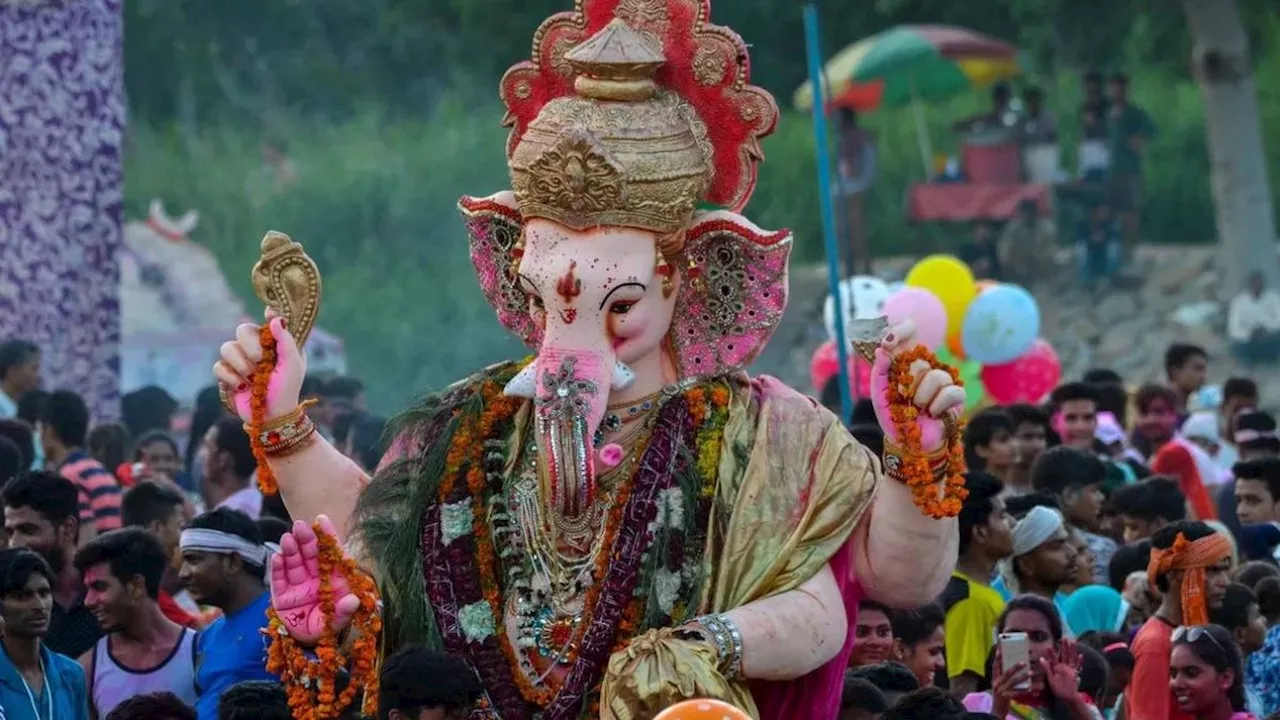 Ganesh Visarjan 2024: गणेश विसर्जन के लिए आज 4 शुभ मुहूर्त, जानें किस मुहूर्त में किया जाएगा बप्पा का विसर्जन!