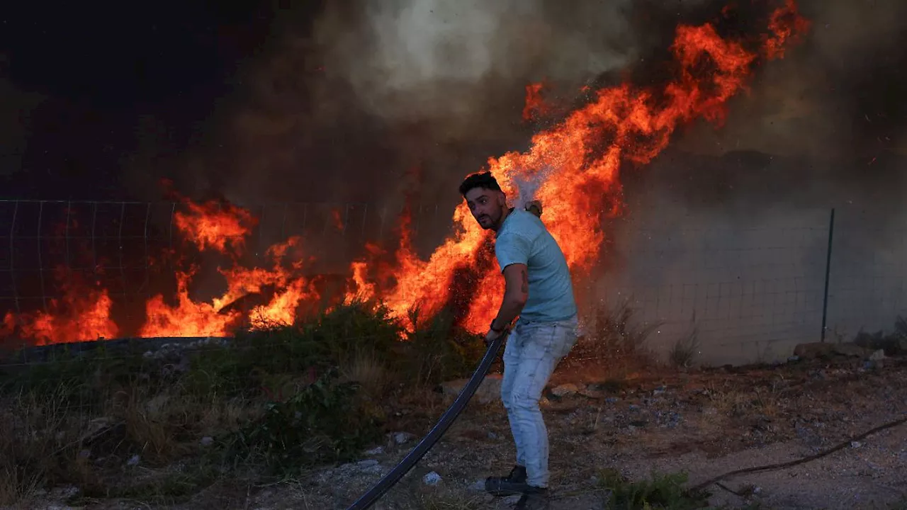 Mann wird vom Feuer überrascht: Mehrere Tote bei Waldbränden in Portugal