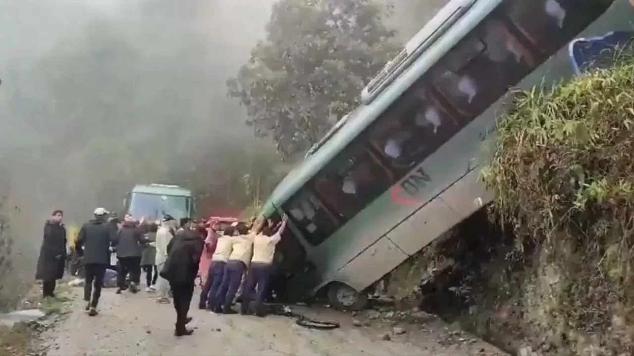 Seis mexicanos heridos por accidente de autobús cuando viajaban a Machu Picchu (Video)