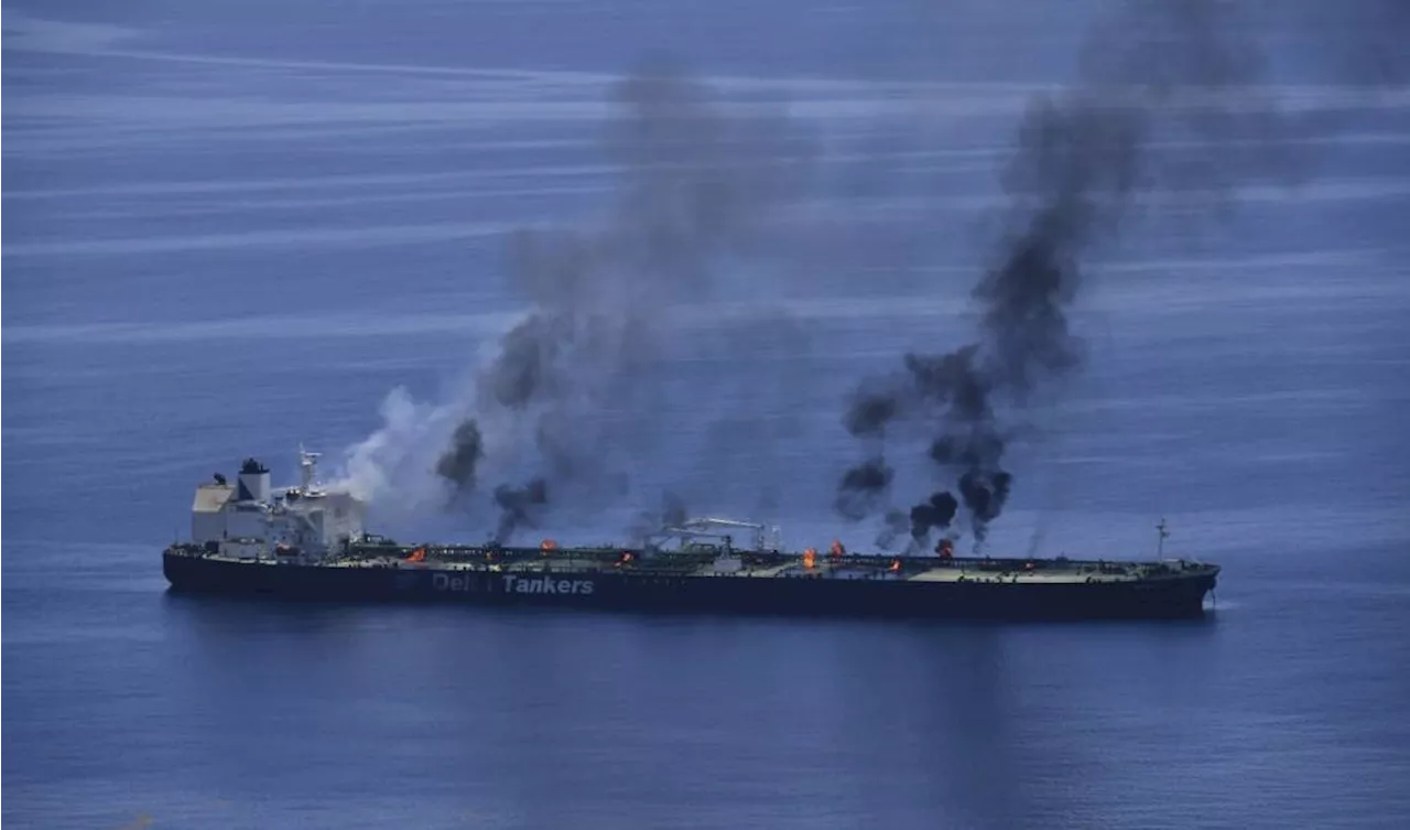 Brennender Tanker im Roten Meer ohne Ölverlust abgeschleppt