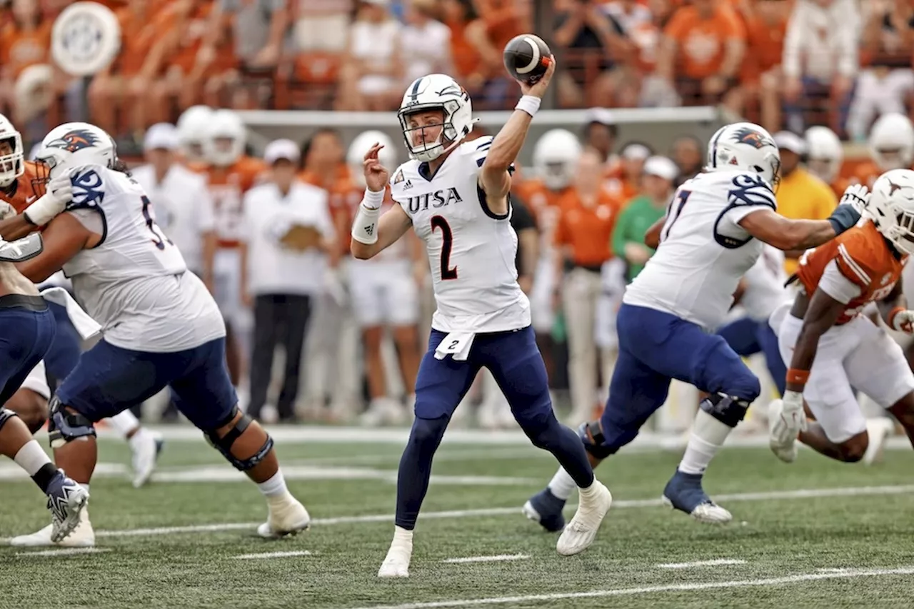 San Antonio sports fans mad that Spurs players wore UT gear to UTSA-Longhorns game