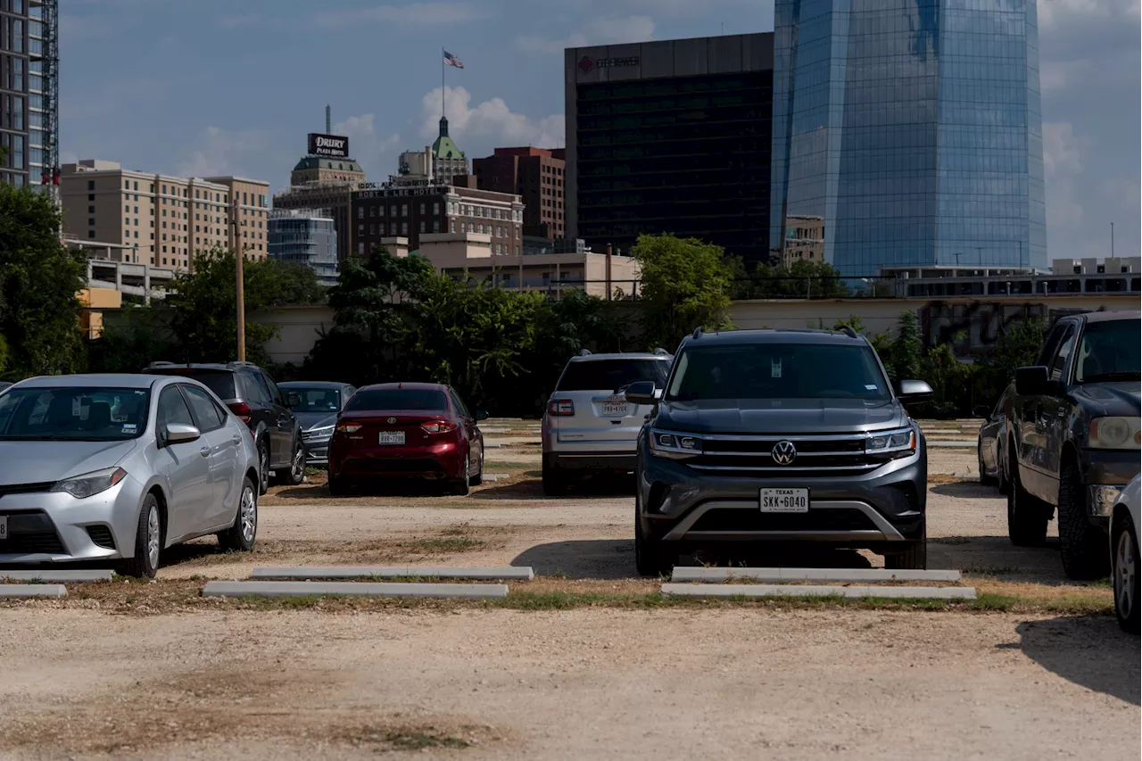 Could SAISD parking lot put the brakes on downtown San Antonio’s baseball stadium?