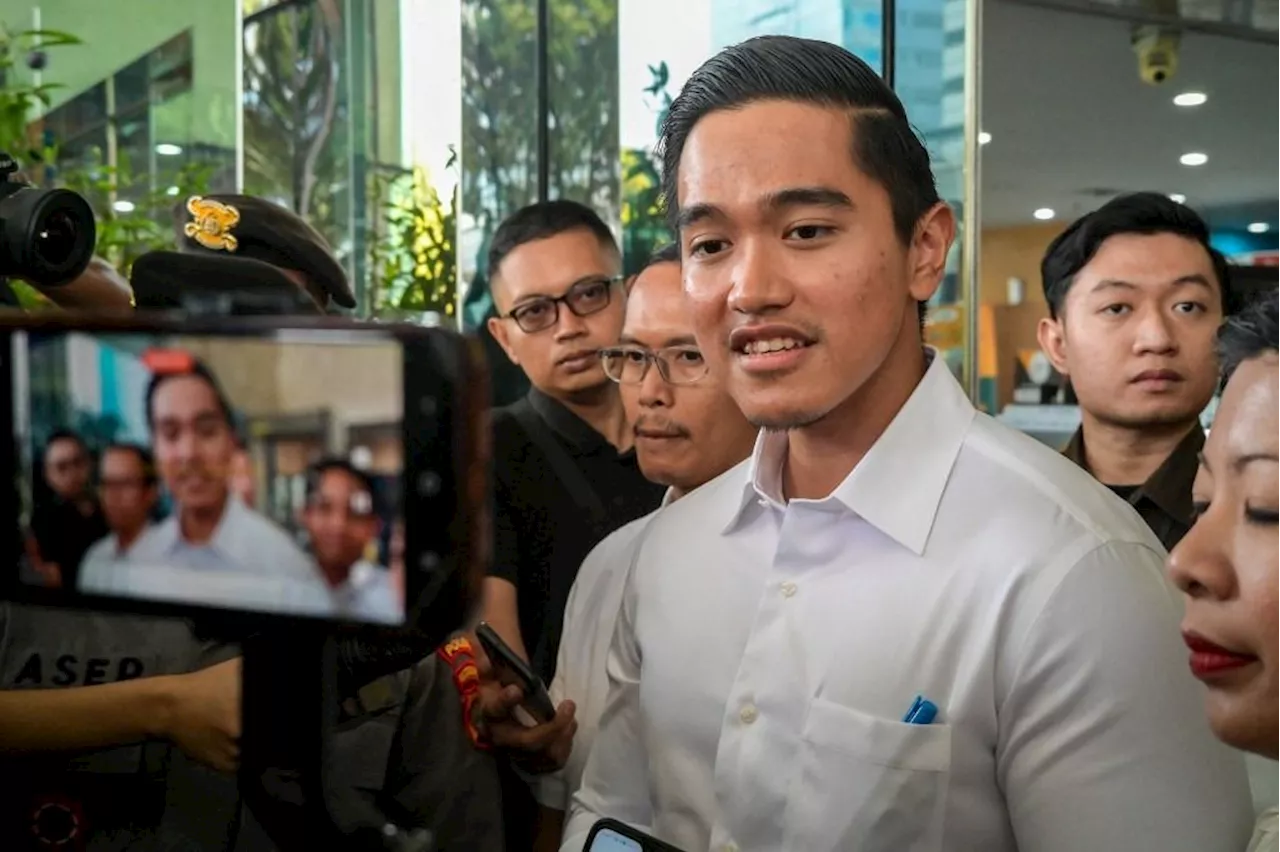 Jokowi's son Kaesang goes to anti-graft commission to explain private jet trip