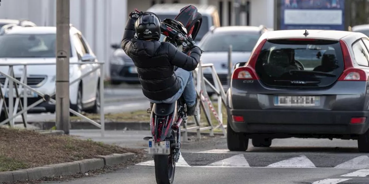 Bayonne : ivre et sans permis, un motard se lance dans des roues arrière au milieu du trafic