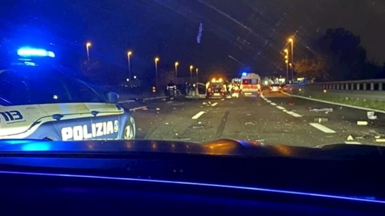 Attraversa l'autostrada a piedi davanti all'aeroporto: tifoso travolto e ucciso