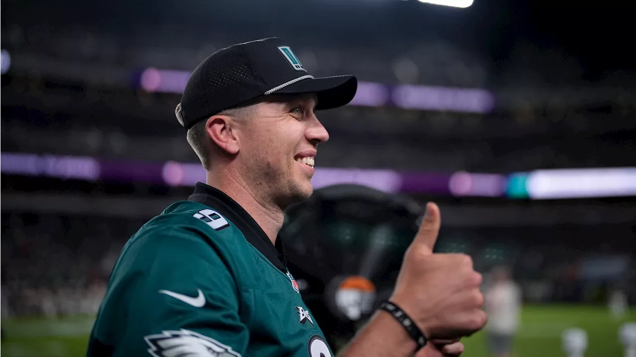 Eagles honor Nick Foles, who led the team to its only Super Bowl win